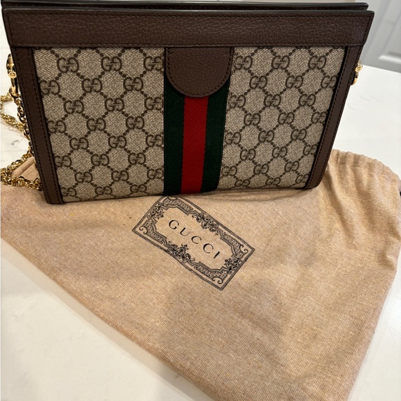 Gucci - Picture 5 of 7